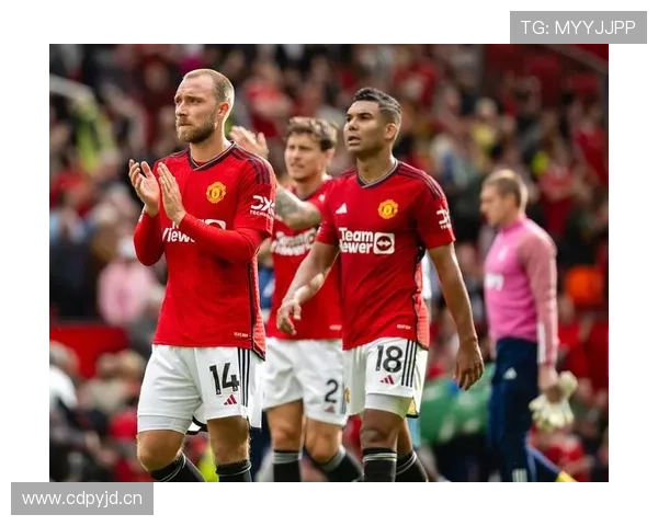 曼联重建进程存疑,补强未解核心问题,球队表现持续承压 曼联重建进程存疑,补强未解核心问题,球队表现持续承压