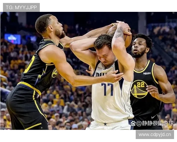 普尔相比勇士时期增加了持球挡拆，高频率单打正主导球队进攻体系